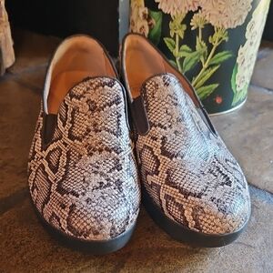 FITFLOP Snakeskin Slip-On Loafers